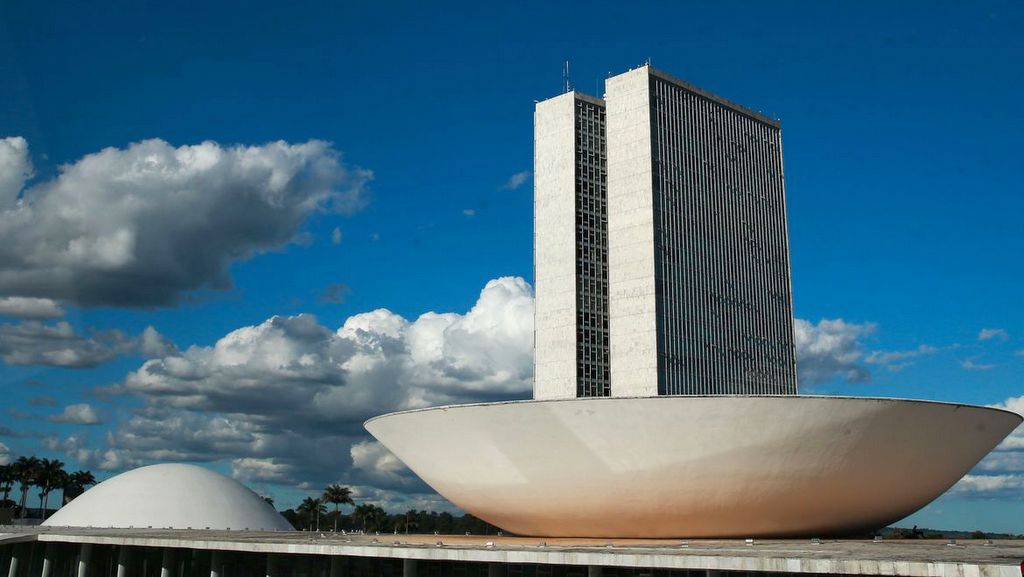 Câmara aprova pensão especial para filhos de vítimas de feminicídio