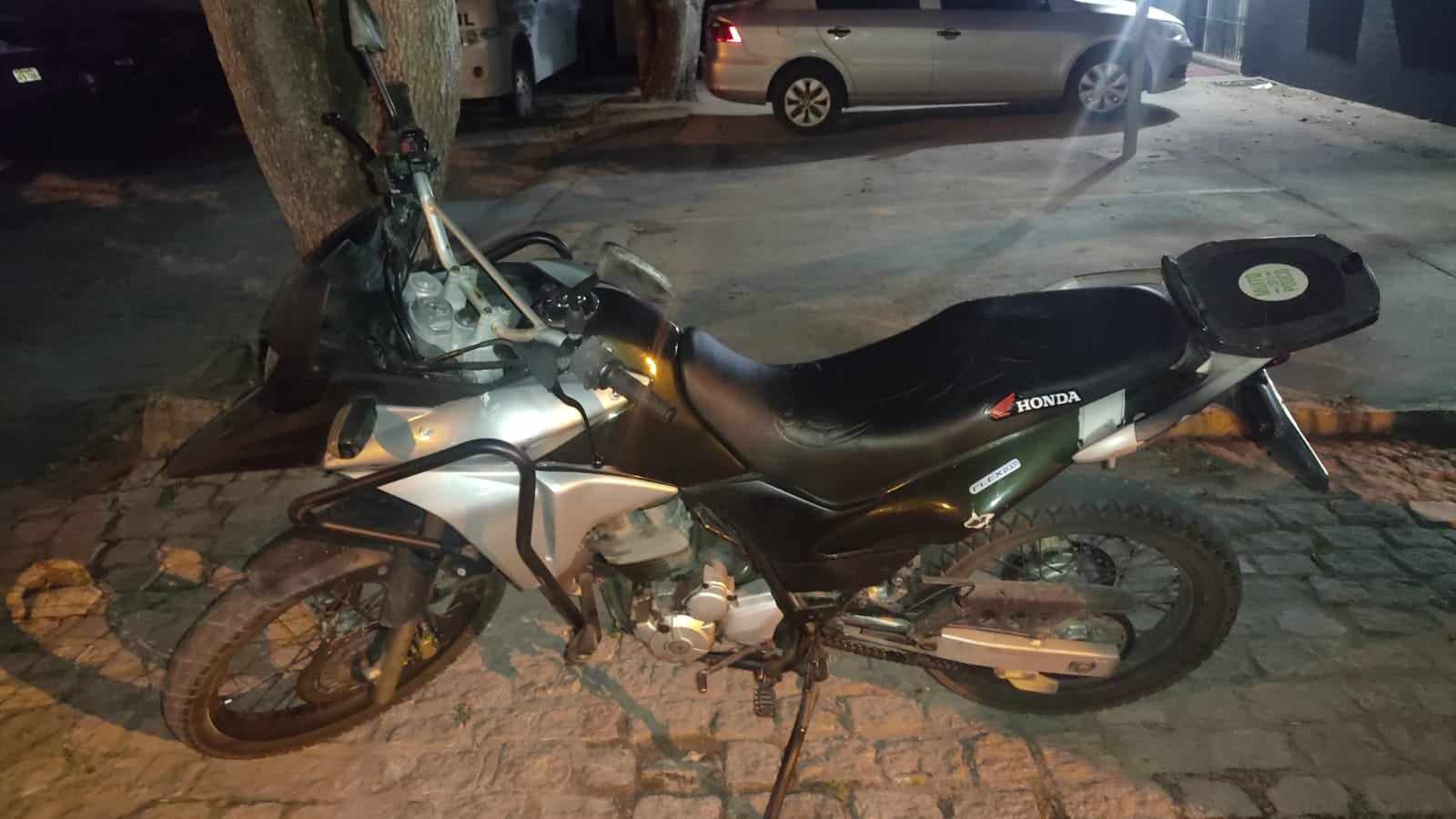 Teixeira: PM apreende moto em Teixeira de Freitas durante operação Força Total