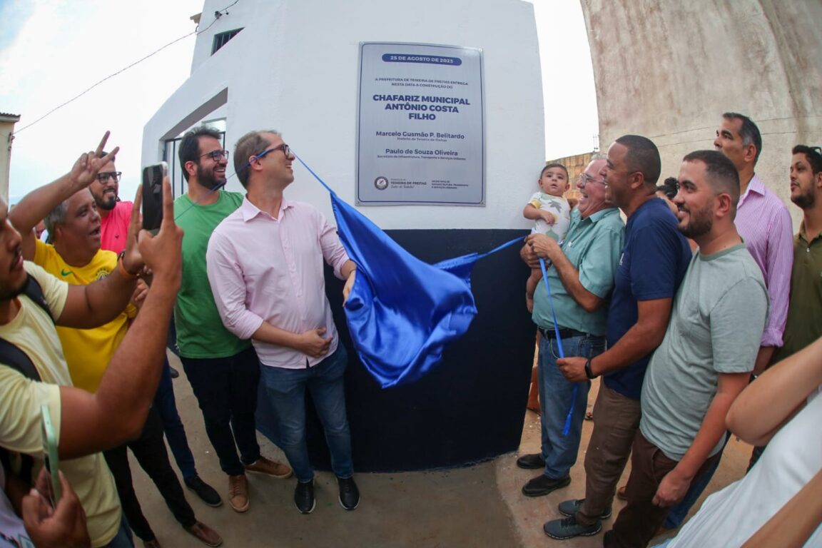 Prefeito Dr. Marcelo inaugura o Chafariz Antônio Costa Filho no bairro Colina Verde