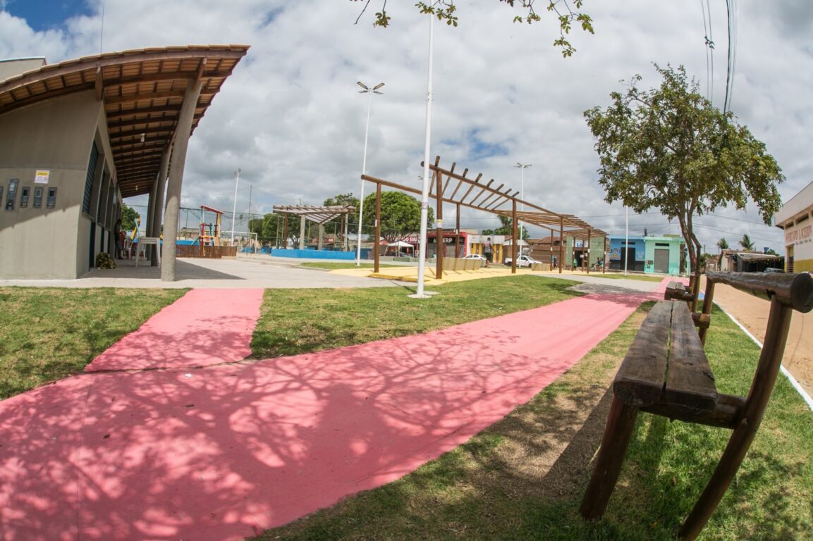 Teixeira: Prefeito Dr. Marcelo inaugura Praça Maria Rosa de Brito no bairro Wlisses Guimarães