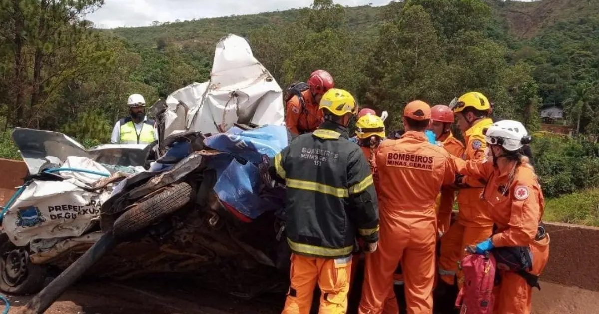 Engavetamento de 12 veículos mata pelo menos 6 na BR-381 em MG