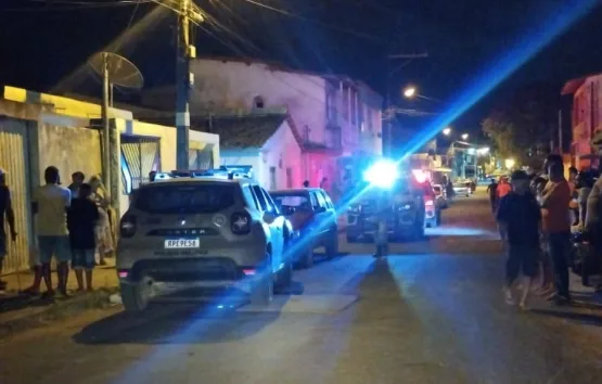 Teixeira: Homem escapa da morte após atiradores dispararem diversos tiros de pistola 9mm no São Lourenço; vítima fugir pulando muro