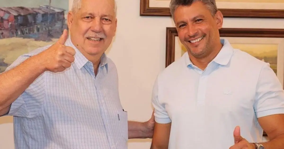 Arnaldo Pereira é empossado como prefeito de Guanambi após renúncia de Nilo Coelho