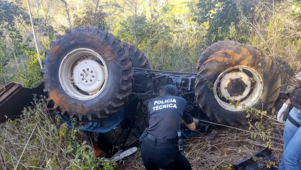 Homem morre após perder controle de trator e cair em ribanceira de 80 metros