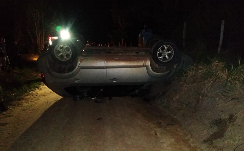 Violência no trânsito: capotamento de veículo deixa um morto e dois feridos na zona rural de Cumuruxatiba