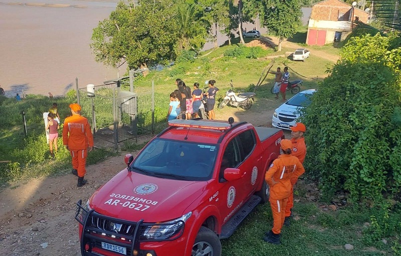 Jovem de 21 anos desaparece após mergulhar no Rio Jequitinhonha em Itapebi