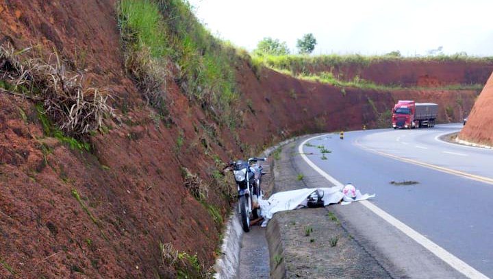 Após queda de moto na BR 101, condutor morre e passageiro fica ferido em Itabela