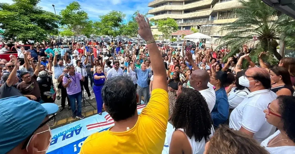 Em meio a entrave de reajuste salarial, professores aprovam nova paralisação em toda a Bahia nesta semana Segunda-Feira, 27/05/2024 – 13h22