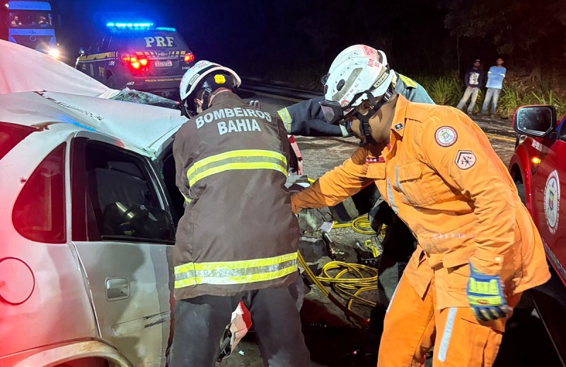 Mucuri: Acidente envolvendo três veículos deixa um morto e quatro feridos na BR 101, no Distrito de Itabatã