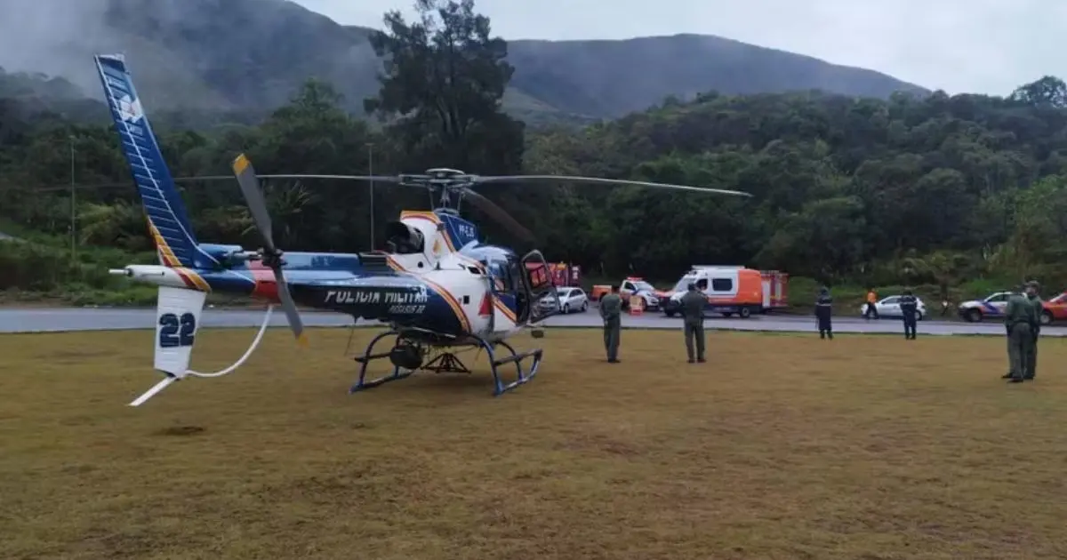 Helicóptero dos bombeiros que auxiliava nas buscas de monomotor em Minas Gerais cai e mata tripulação