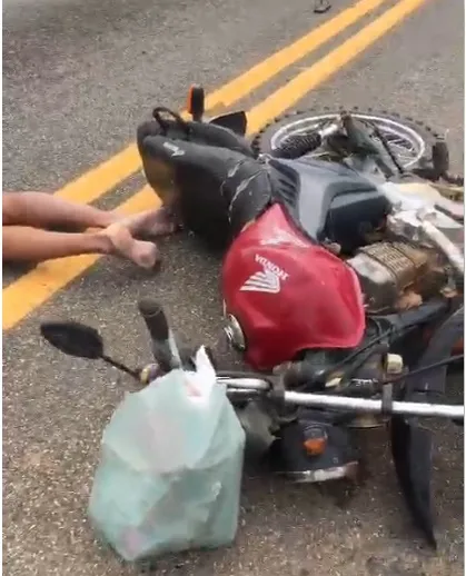 Tragédia: Motociclista tem cabeça esmagada por caminhão na BA-284 em Itamaraju