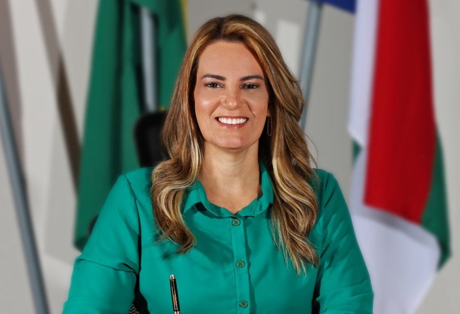 Conquista: MPE opina por validar candidatura da prefeita reeleita Sheila Lemos