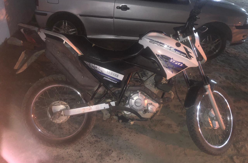 Polícia Militar recupera moto com restrição em Teixeira de Freitas