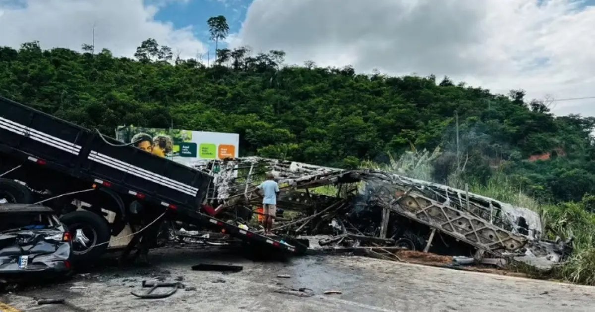 Prefeitos baianos lamentam mortes de moradores que estavam em ônibus de acidente em MG