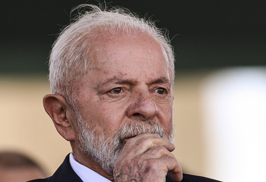 Lula estava indisposto e reclamou de dor cabeça ao final do dia, antes de cirurgia