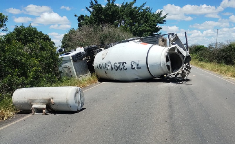 Teixeira: Capotamento de veículo na BA 290 deixa motorista em estado grave; vitima foi socorrido para o HECB