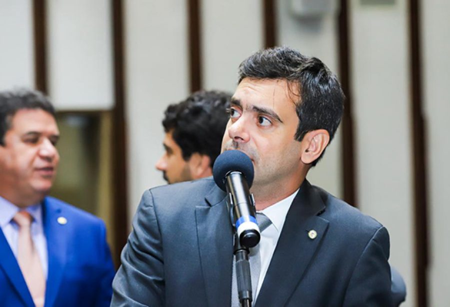 “Tem muita gente comendo o bolo, mas na hora dos parabéns vai cair fora”, diz Tiago Correia sobre aproximação de prefeitos a Jerônimo