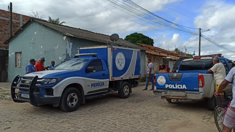 Violência: Casal é executado a tiros dentro de casa no bairro Castelinho, em Teixeira; mulher estava seminua