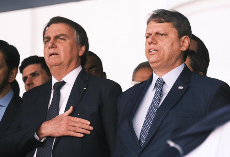 Tarcísio avisa aliados que aceita disputar Planalto em 2026 se Bolsonaro quiser