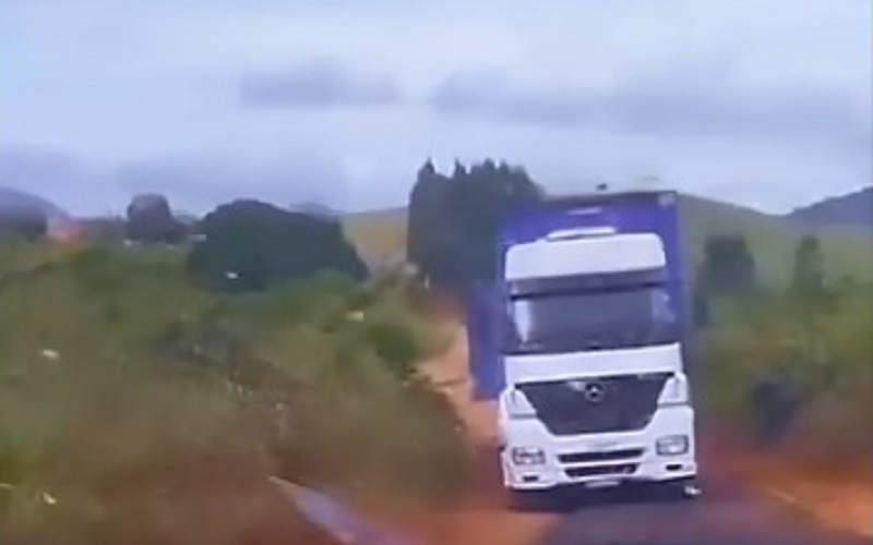 Bandidos roubam carga de ar-condicionado e deixam motorista amarrado em estrada vicinal