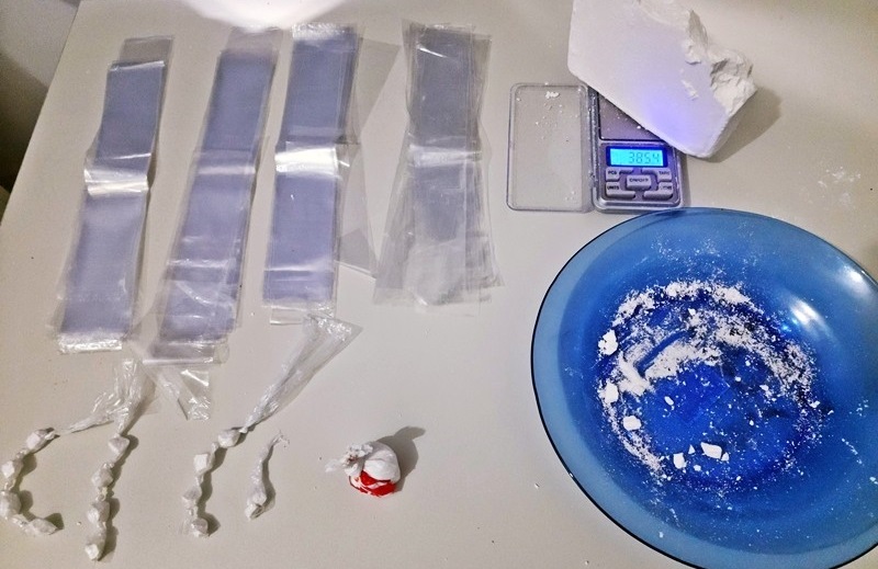 Itanhém: PETO Prende jovem suspeito com mais de 400g de Cocaína no bairro São João