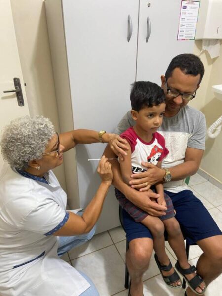 Teixeira de Freitas mobiliza população e bate recorde de vacinação